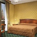 Grand Plaza 4*