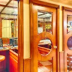 Hotel Leonardo Center 4*
