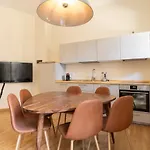 Residenza Cornaggia דירה *