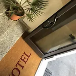 Hotel La Caravella 2*
