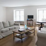 Apartment Brera In San Fermo Milan