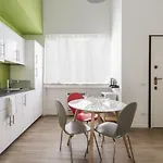 Up To - Residenze M13 アパート