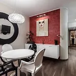 Stylish In Fashion District - Corso Venezia *