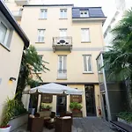 Townhouse 33 Boutique