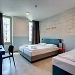 Hostel Meininger Lambrate Mediolan