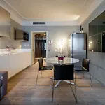 Apartment Royal - Centro Duomo Milan