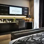 The Square Duomo - Preferred & 4* Milano