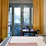 شقة Flat With Private Garden- Direct Metro Connection To Duomo In 15 Min ميلان