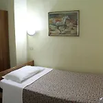 Leonardo Da Vinci Hotel *