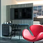 Iq 4* ميلان