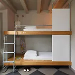 بيت شباب Combo ميلان