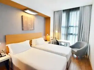 فندق هيلتون جاردن إن نورث 4*