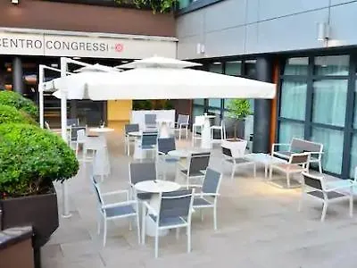 Hilton Garden North Hotel 4*