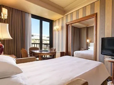 Hotel Capitol 4*