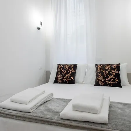 Royal - Centro Apartment Milan