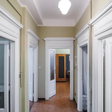 Contempora - Piazza Grandi 3 *