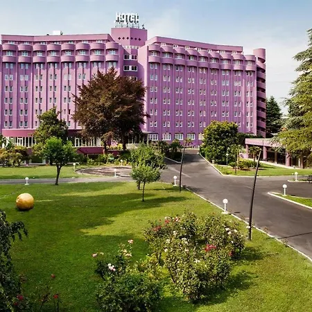 Leonardo Da Vinci Hotel *