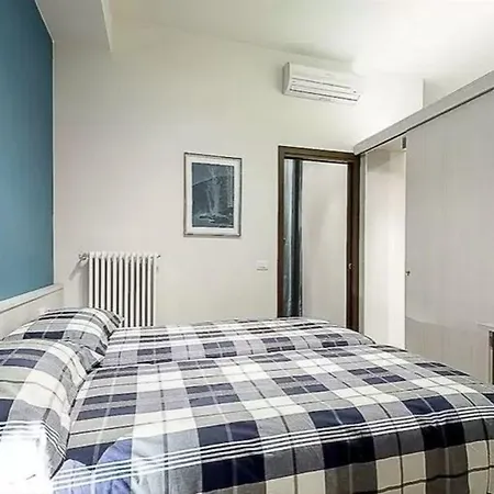 Apartment Broglio 2 Design Loft Milan