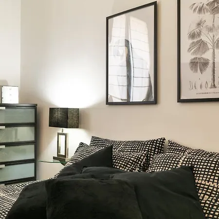 Cadorna Center Studio-by Flatscollection Apartment