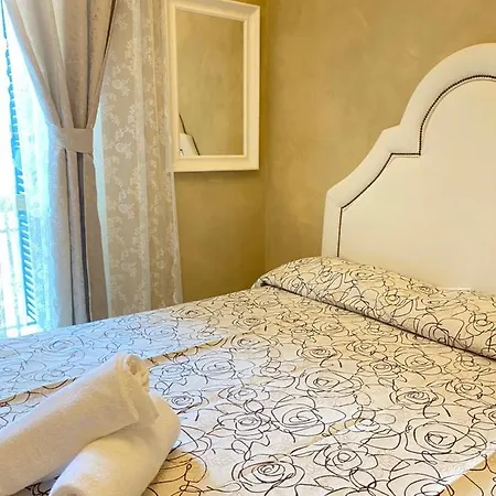 Boutique Calais Szálloda