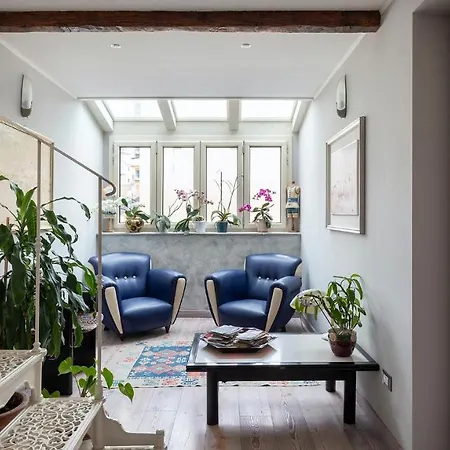 Apartment Plum Guide - Pastel Playground