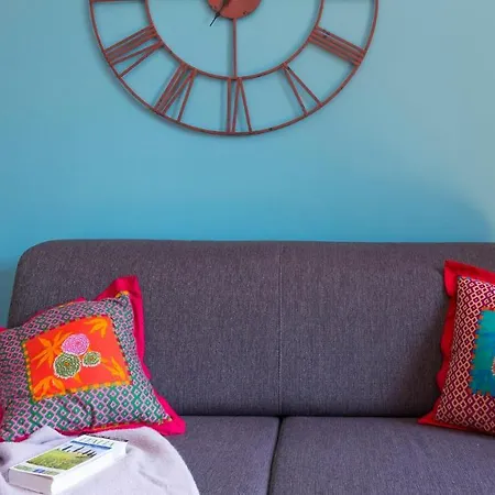 Plum Guide - Shearwater Apartment