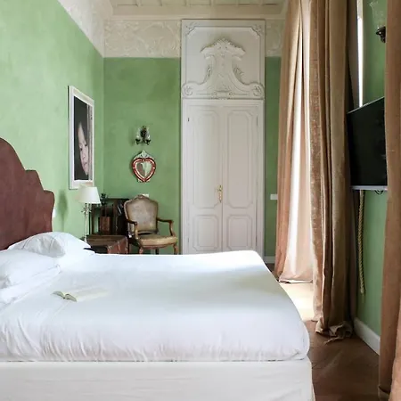 Plum Guide - Tarragon Mirror Apartman