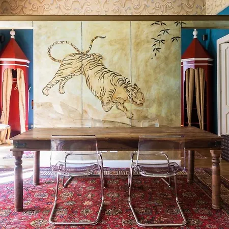 Apartment Plum Guide - Tarragon Tiger