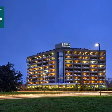 Unaway & Quark Due Aparthotel 4*