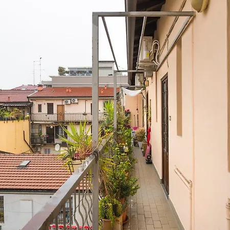 Plum Guide - On The Block Apartment