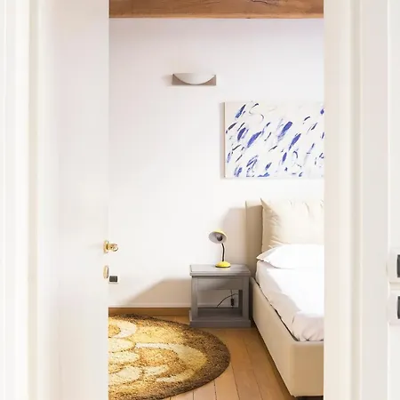 Appartamento Plum Guide - Palm Fronds Milano