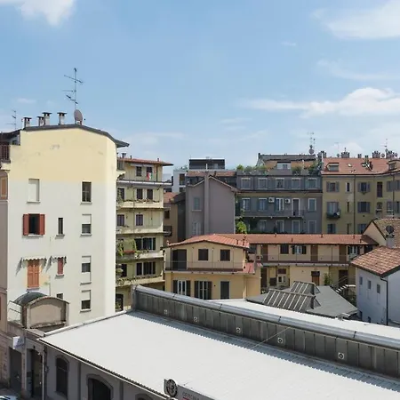 Plum Guide - Shearwater * Milan