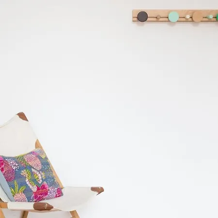 Apartment Plum Guide - Shearwater Milan