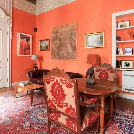 Plum Guide - Tarragon Mirror Apartman *