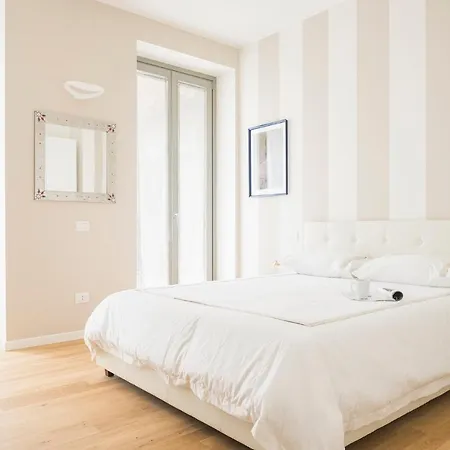 Apartment Plum Guide - Swan Lake Milan