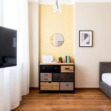 Italianway - Castel Morrone 21 Milan