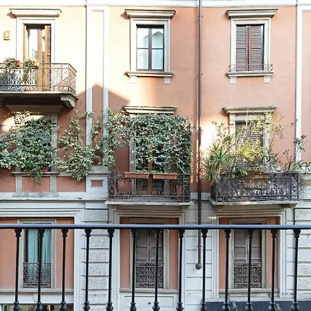 Plum Guide - Pineapple & Lime Appartement Milaan