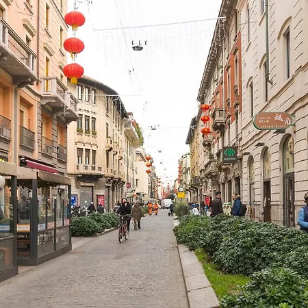 Plum Guide - Pink Ladies Of The World Apartment Milan