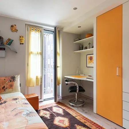 Plum Guide - Pastel Playground Appartement