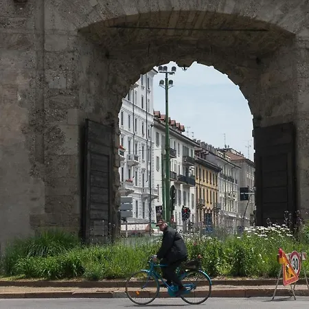 Plum Guide - Shearwater * Milan