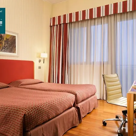 Ξενοδοχείο με διαμερίσματα Unaway & Quark Due 4*