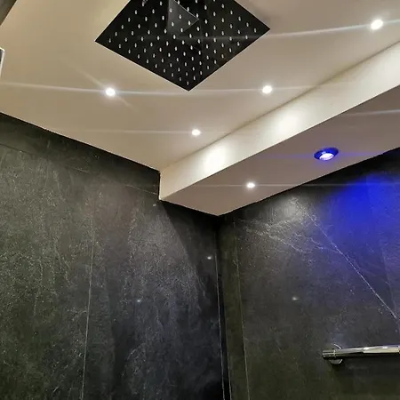 Pergolesi Apartment Milan