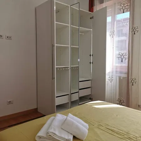 Pergolesi Apartment Milan