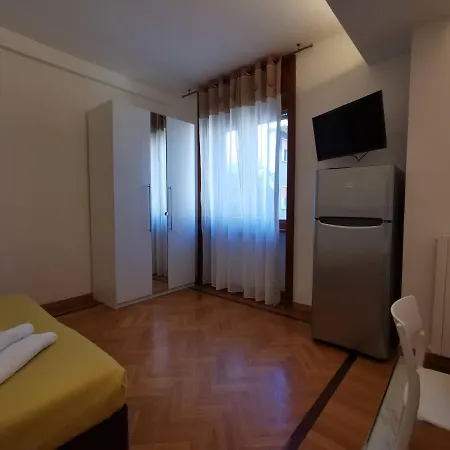 Pergolesi Apartment *