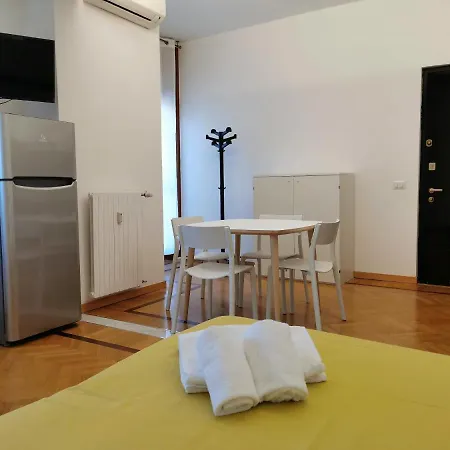 Pergolesi Apartment Milan