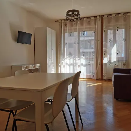 Pergolesi Apartment *