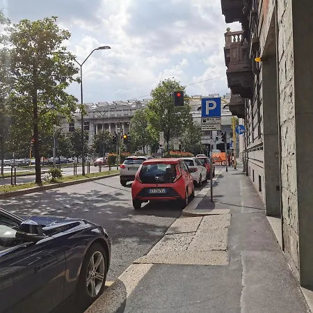 Pergolesi Apartment Milan