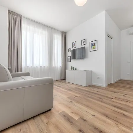 Apartment Casa Da Mirabello Milan