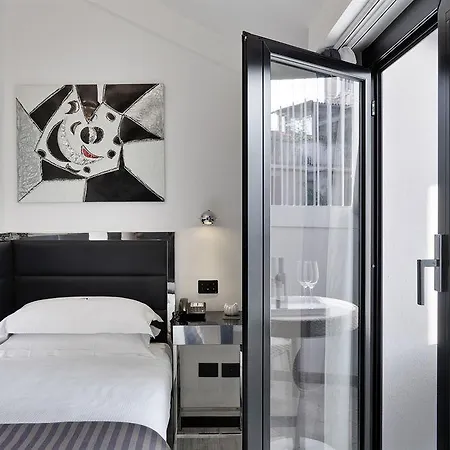 Lhp Napoleon Otel 4*