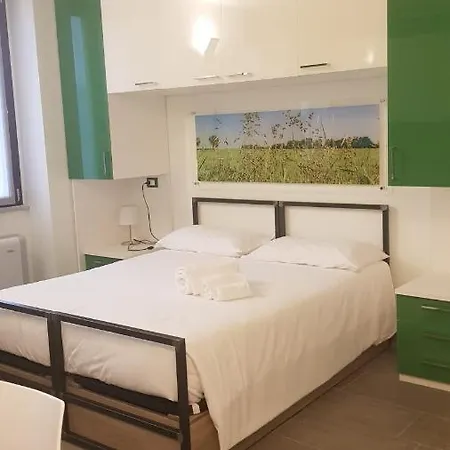 Versoverde Alzaia Naviglio Grande Milão
